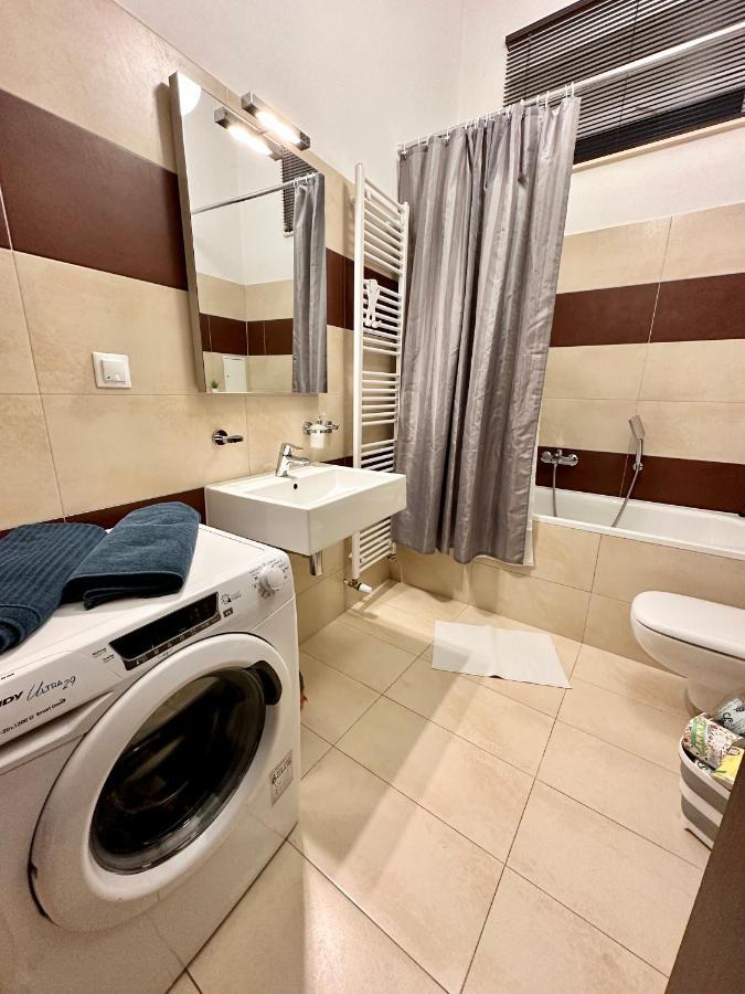 Home Away Main Square Apartment Poprad Buitenkant foto