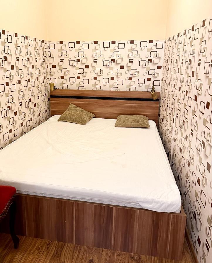 Home Away Main Square Apartment Poprad Buitenkant foto