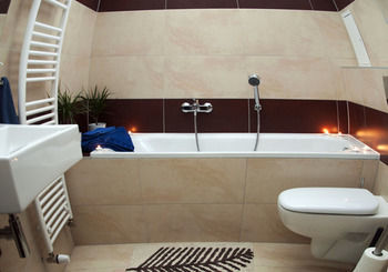 Home Away Main Square Apartment Poprad Buitenkant foto
